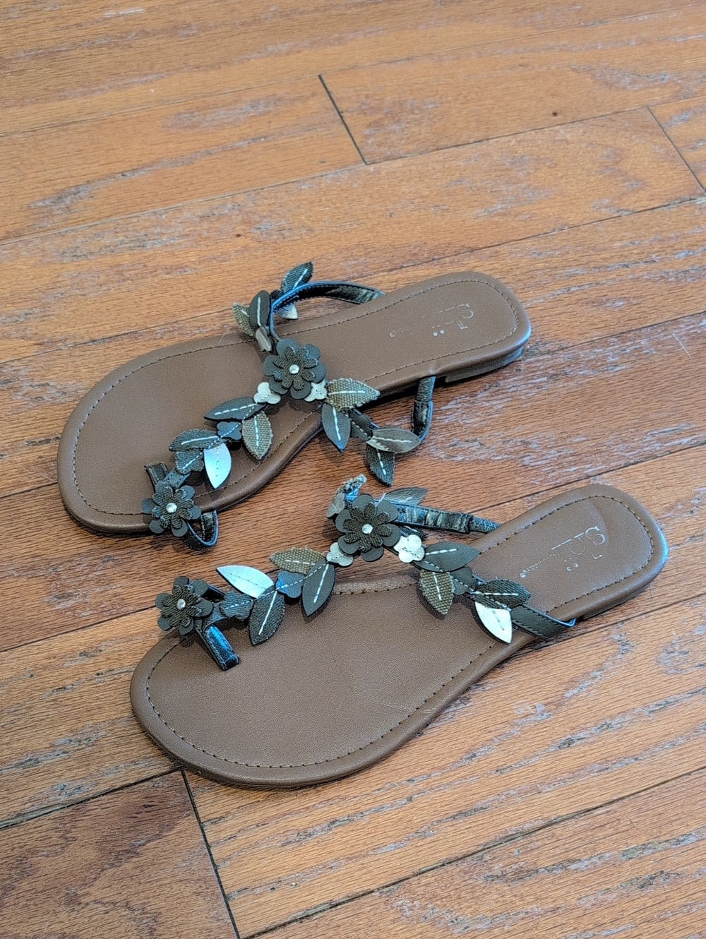 Floral Leaf Brown Women's Thong Sandals